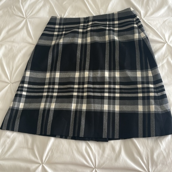 Boss by Hugo Boss black and white plaid wool skirt size 10 - Picture 7 of 9